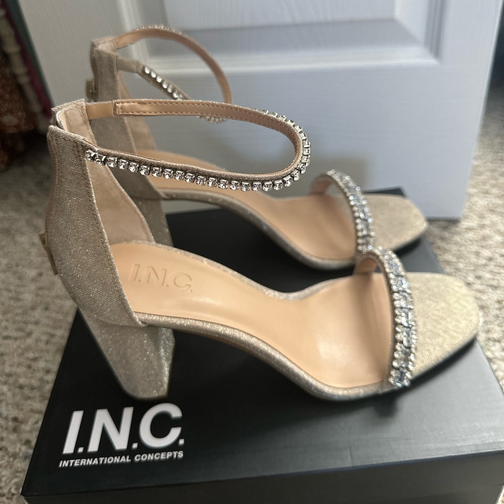 Women’s high heels sandals